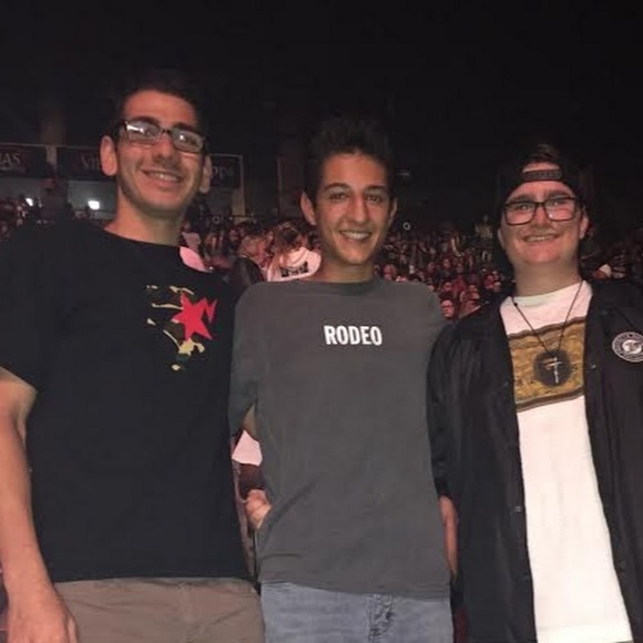 Meet your Posher, Dominic - Picture 4 of 4